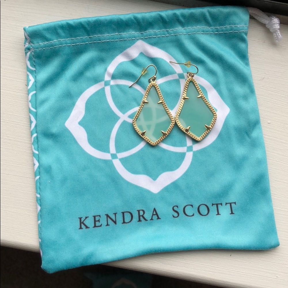 Kendra Scott earnings seafoam